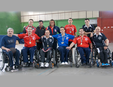 Varios de los participantes en el Open de Bizkaia de Tenis de Mesa Adaptado